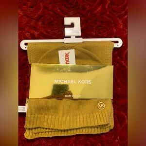 NWT Michael Kors Hat & Scarf Set